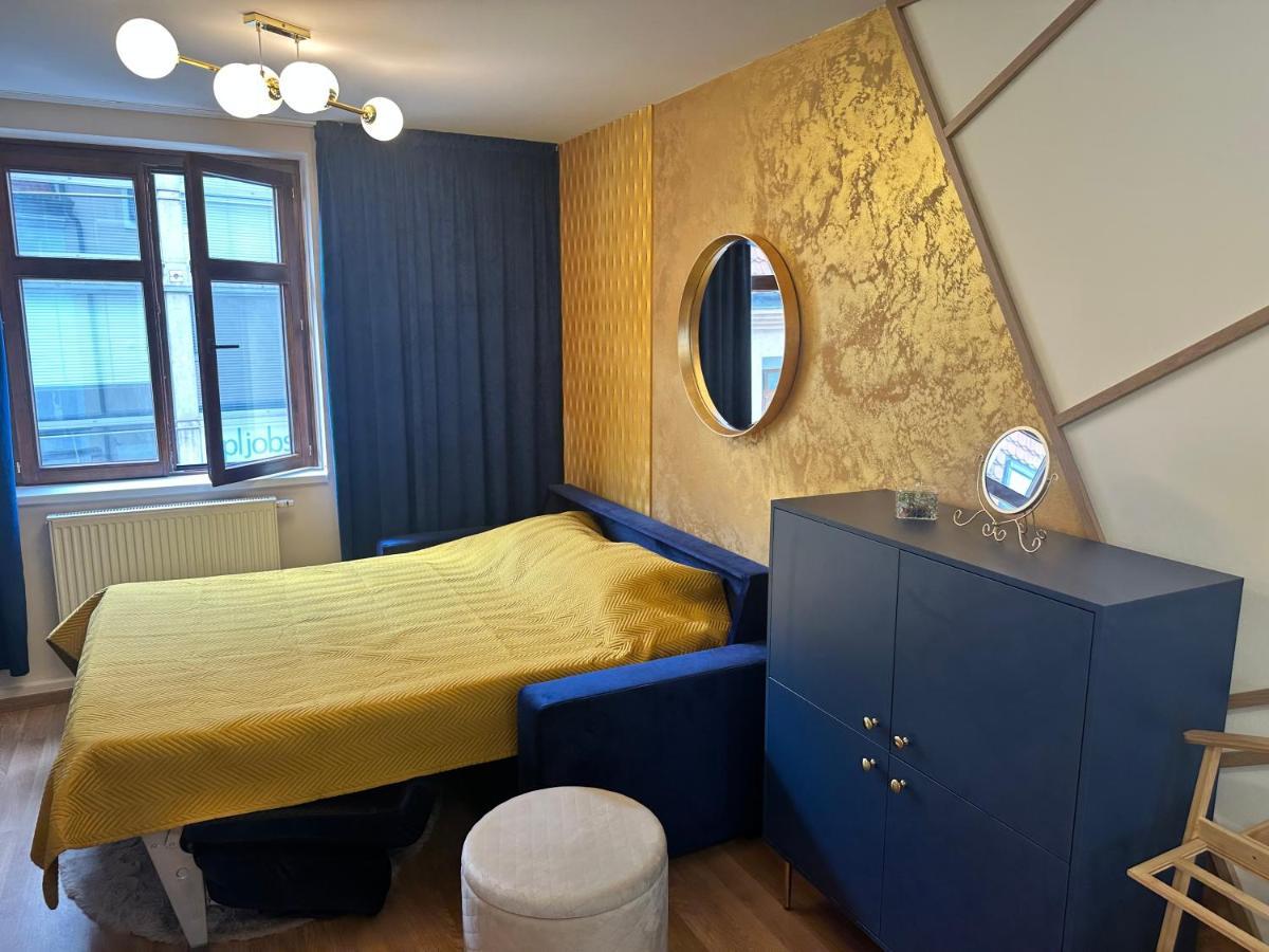 Blue House - Old Town, Ac Apartment Pressburg