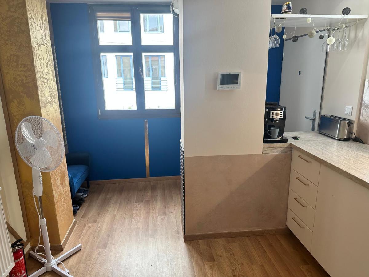 Blue House - Old Town, Ac Apartment Pressburg